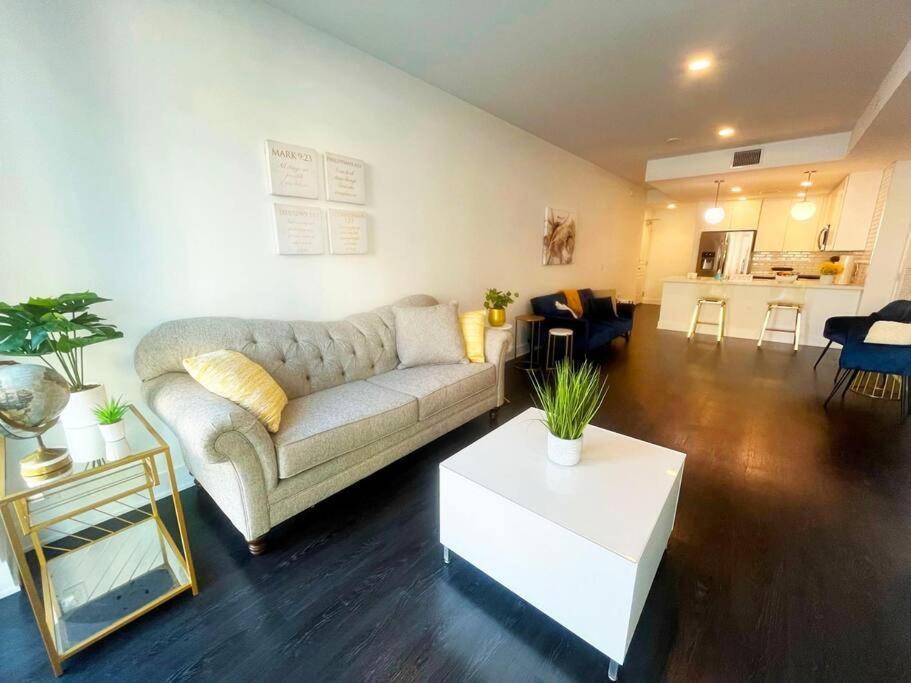 Downtown Paradise Escape With 2 Pools / Hot Tubs Appartement Los Angeles Buitenkant foto
